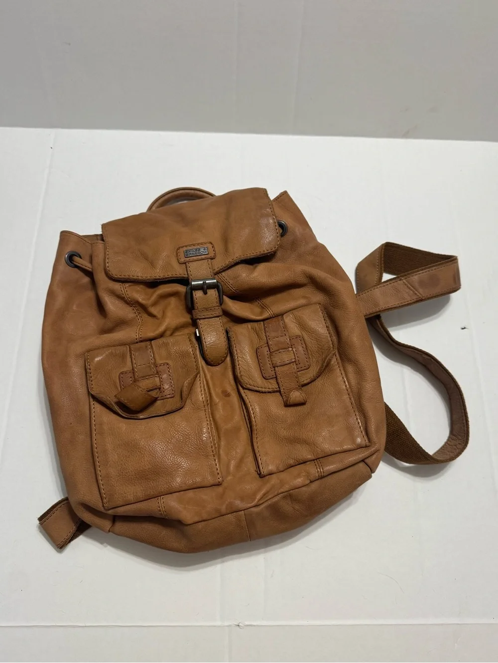 Spikes & Sparrow Men's Tan Leather Backpack with Front Pockets - Casual Everyday